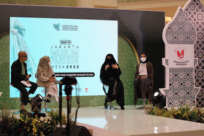 Talkshow road to Jakarta Muslim Fashion Week 2023 di Jakarta, Sabtu (16/4/2022).
