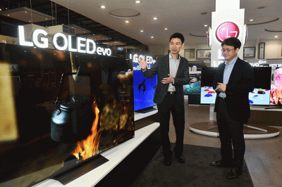 Pabrikan perangkat elektronik asal Korea Selatan ini juga memperkenalkan pembaruan pada QNED Mini LED TV sebagai kategori TV LED premium miliknya.