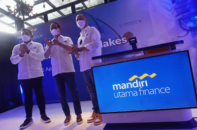 Peluncuran program special fasilitas pembiayaan khusus tenaga kesehatan oleh Mandiri Utama Finance (MUF) di Jakarta, Kamis (21/4/2022).
