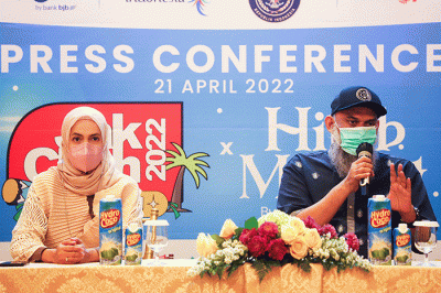 Owner Jakcloth Achmad Ichsan Nasution (kanan) bersama Owner Hijab Fest Sheena Krisnawati menggelar Konferensi pers penyelenggaraan event Jakcloth.