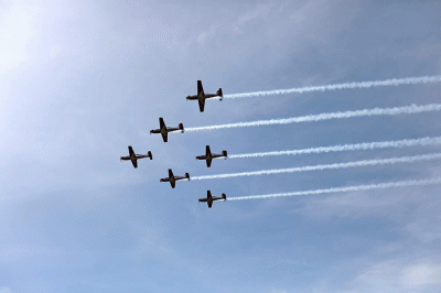 Kepala Staf Angkatan Udara (Kasau) Marsekal TNI Fadjar Prasetyo, melantik 37 penerbang baru dan 6 Navigator baru dalam sebuah upacara Wing Day.