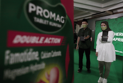 Selain itu Kalbe juga melakukan disinfeksi dan bersih bersih 750 masjid.
