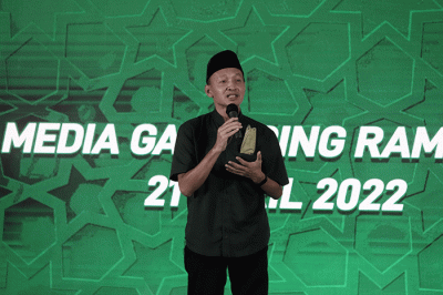 Selain itu Kalbe juga melakukan disinfeksi dan bersih bersih 750 masjid.