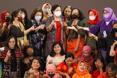 Ketua DPR Puan Maharani menggelar ramah tamah dengan sejumlah kelompok perempuan di Ruang Pustakaloka Nusantara IV, Senayan, Jakarta.