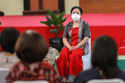Ketua DPR Puan Maharani menggelar ramah tamah dengan sejumlah kelompok perempuan di Ruang Pustakaloka Nusantara IV, Senayan, Jakarta.