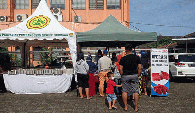 Kegiatan yang berlangsung dari tanggal 26 hingga 28 April 2022 ini menyediakan berbagai komoditas pangan seperti Beras Premium, Minyak Goreng dan lain-lain.
