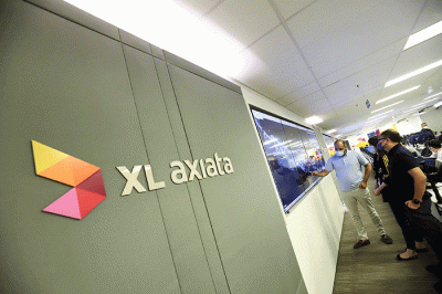 XL Axiata juga telah menyiapkan tim jaringan, baik di pusat monitoring Customer Experience and Service Operation Center (CESOC) di XL Axiata Tower.