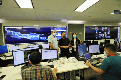 XL Axiata juga telah menyiapkan tim jaringan, baik di pusat monitoring Customer Experience and Service Operation Center (CESOC) di XL Axiata Tower.