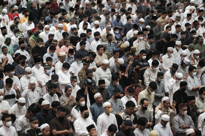 Umat Islam melaksanakan Shalat Idul Fitri 1443 H di Masjid Istiqlal, Jakarta Pusat, Senin (2/5/2022).