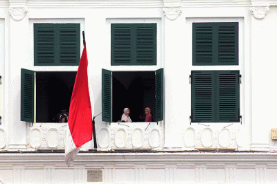 Wisatawan memadati kawasan Kota Tua, Jakarta, Rabu (4/5/2022).