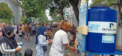 Pengunjung memadati kawasan wisata Kota Tua Jakarta, Rabu (4/5/2022).