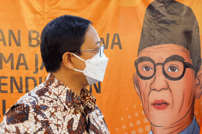 Penyaluran beasiswa Unika Atma Jaya di Universitas Katolik Indonesia Atma Jaya, Jakarta, Selasa (10/5/2022).