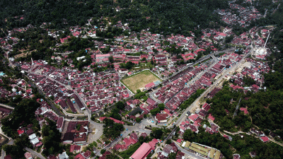 Sawahlunto merupakan kota kecil yang berada di Provinsi Sumatera Barat, tepatnya 95 kilometer (km) timur laut Kota Padang.