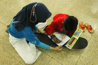 Sebanyak 200 Anak-anak difabel mengikuti program storytelling Yayasan Hope Indonesia Semarang dengan tema belajar sambil bermain di YPAC, Semarang, Jawa Tengah.