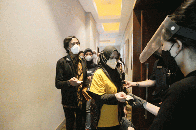 Suasana penonton menunggu film dimulai di biskop kawasan Jakarta Selatan, Minggu (15/5/2022).