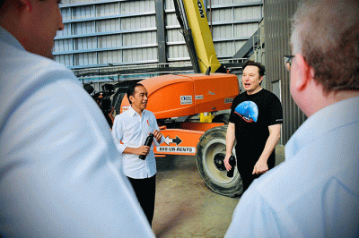 Presiden Joko Widodo berkunjung ke Space X di Boca Chica, Amerika Serikat, Sabtu (14/5/2022).