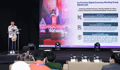 Menteri Johnny menjelaskan dalam Basic Digital Skill, Kementerian Kominfo telah bekerja sama dengan berbagai mitra pegiat literasi digital.