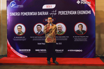 Bupati Toba Poktak Sitorus meberikan pemaparan saat penjurian dalam acara Indonesia Visionary Leader (IVL) sesi X di Auditorim Gedung Sindo.