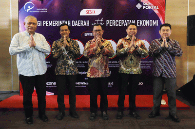 Bupati Toba Poktak Sitorus meberikan pemaparan saat penjurian dalam acara Indonesia Visionary Leader (IVL) sesi X di Auditorim Gedung Sindo.