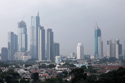 Pemandangan gedung perkantoran di Jakarta, Sabtu (21/5/2022).