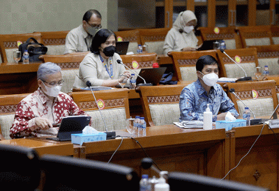 Wakil Menteri Kesehatan Dante Saksono Harbuwono saat Rapat Kerja dengan Komisi IX DPR RI di kompleks Parlemen, Jakarta, Senin (23/5/2022).