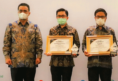 Penghargaan Bank DKI sebagai Badan Usaha Milik Daerah Peduli Perlindungan Jaminan Sosial Ketenagakerjaan dari BPJS Ketenagakerjaan.