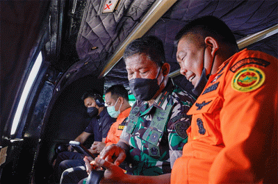 Kadispenau Marsma TNI Indan Gilang Buldansyah, S.Sos mengatakan, selain melaksanakan misi SAR, Helikopter juga sebagai Kodal dan pemantauan udara.
