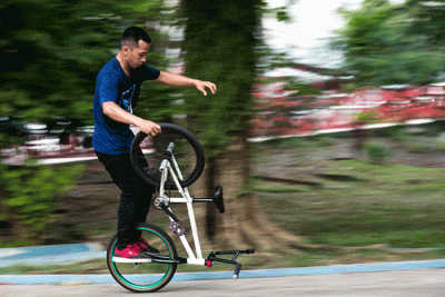 Anggota South Sumatra BMX (S2 BMX) Catur secara intensif berlatih jelang Festival Olahraga Rekreasi Nasional (Fornas) VI.
