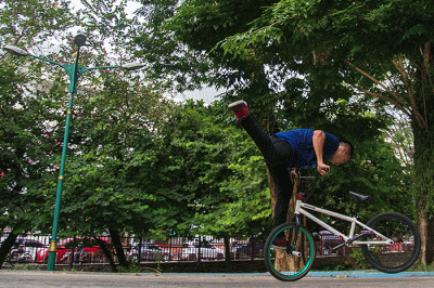 Anggota South Sumatra BMX (S2 BMX) Catur secara intensif berlatih jelang Festival Olahraga Rekreasi Nasional (Fornas) VI.