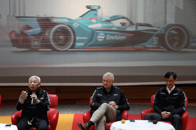 Keterangan pers terkait Indosat Ooredoo Hutchison Menjadi Official 5G Partner di Ajang Jakarta E-Prix 2022 Powered by Ericsson di Jakarta (31/5/2022).