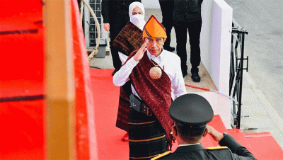 Presiden Joko Widodo menjadi inspektur upacara Peringatan Hari Lahir Pancasila Tahun 2022 yang digelar di Lapangan Pancasila, Kabupaten Ende, Rabu (1/6/2022).
