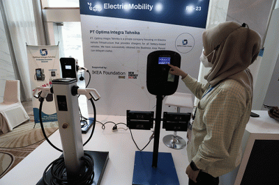 Suasana Festival Energi Terbarukan [RE]Spark 2022 di Jakarta, Kamis (2/6/2022).