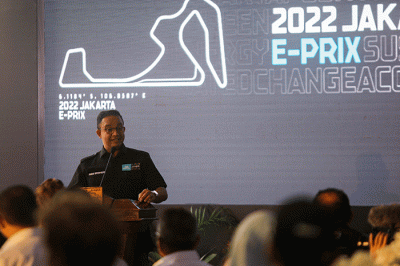 Meet and Greet dengan Pembalap Formula E di Monumen Nasional (Monas), Jakarta, Kamis (2/6/2022).