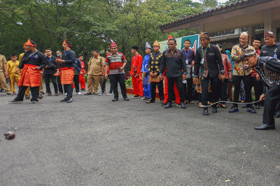 Utusan 15 kabupaten/kota di Sumsel mengikuti berbagai lomba permainan rakyat olahraga tradisional pada Pekan Kebudayaan Daerah Sumatera Selatan 2022.
