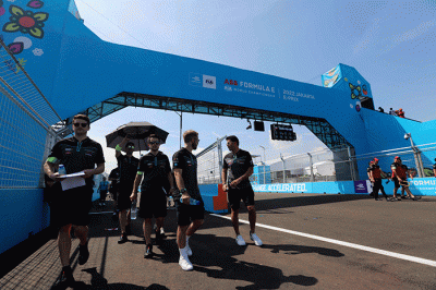 Suasana H-1 jelang balapan Formula di Jakarta International E-Prix Circuit (JIEC), Ancol, Jakarta Utara, Jumat (3/6/2022).
