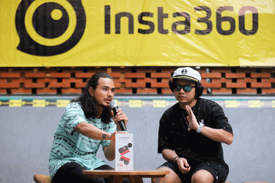 Pembawa acara David John Schaap dan Skateboarder Satria Vijie saat memperkenalkan kamera aksi Insta360 One RS Twin Edition di Elbrick Skate Park.
