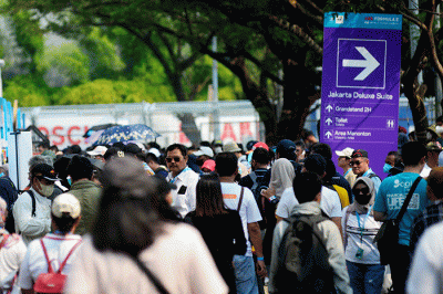 Ribuan penonton memadati Jakarta International E-Prix Circuit (JIEC), Jakarta, Sabtu (4/6/2022).