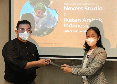 Ketua IAI Bekasi, Ar. Dedi Budiman (kiri) dan CEO Nevers Studio, Lilis Huri berfoto bersama usai penandatanganan nota kesepakatan.