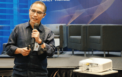 CEO BRI Life, Iwan Pasila memberikan pemaparan dalam acara BRI Life Annual Sales Conference – Bancassurance, di Jakarta.
