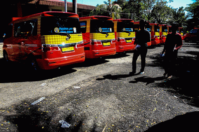 Sebanyak 28 unit angkutan kota dari Kementerian Perhubungan RI yang akan beroperasi melayani moda transportasi terintegrasi Bus, dan Light Rail Trasit (LRT).
