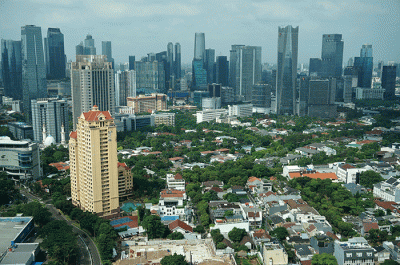 Foto gedung-gedung bertingkat di kawasan Jakarta, Kamis (9/6/2022).