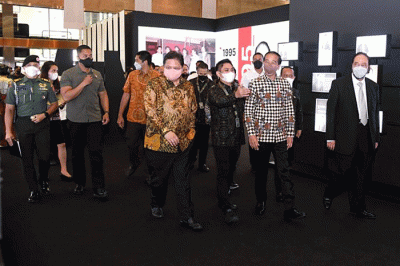 Presiden Joko Widodo memberikan sambutan saat pembukaan perayaan HUT ke-50 Himpunan Pengusaha Muda Indonesia (Hipmi) di Jakarta Convention Center.