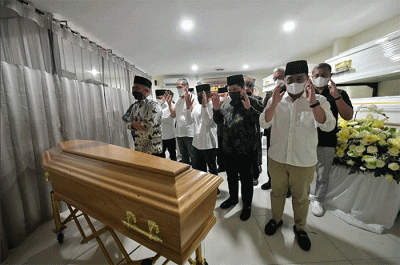 Jenazah putra sulung Gubernur Jawa Barat Ridwan Kamil, Emmeril Kahn Mumtadz atau Eril, tiba di tanah air, Minggu (12/6/2022).