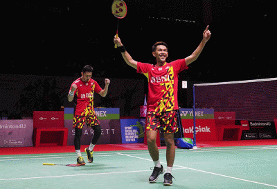 Fajar Alfian dan Muhammad Rian Ardianti dalam pertandingan Final Ganda Putra Daihatsu Indonesia Masters 2022 melawan Liang Wei Keng dan Wang Chang.