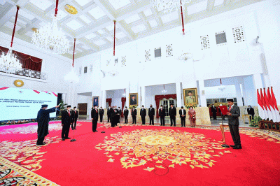 Presiden Joko Widodo resmi melantik dua figur menteri dan tiga figur wakil menteri Kabinet Indonesia Maju untuk sisa masa jabatan periode tahun 2019-2024.
