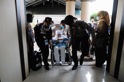 Sebanyak 393 calon jamaah haji Sulawesi Selatan (Sulsel) mulai masuk Asrama Haji Sudiang Kota Makassar, Kamis (16/6/2022).