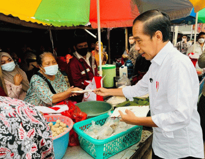 Mengawali rangkaian kunjungan kerja ke Provinsi Banten, Jumat, 17 Juni 2022, Presiden Joko Widodo mengunjungi Pasar Baros, Kabupaten Serang.