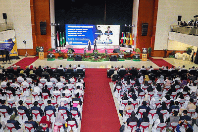 Ribuan mahasiswa menghadiri seminar Membangun Optimisme Individu, Masyarakat dan Bangsa dalam Menyongsong cita-cita Emas Indonesia Tahun 2045.