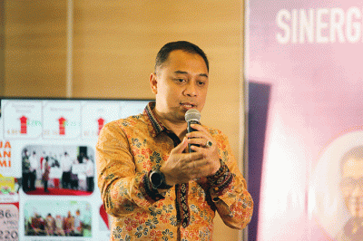 Wali Kota Surabaya, Eri Cahyadi memberikan pemaparan materi saat penjurian dalam acara Indonesia Visionary Leader (IVL) sesi XI di Auditorim Gedung Sindo.