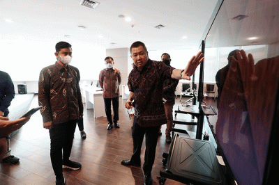 Executive Chairman MNC Group Hary Tanoesoedibjo menerima kunjungan Wali Kota Solo Gibran Rakabuming Raka.